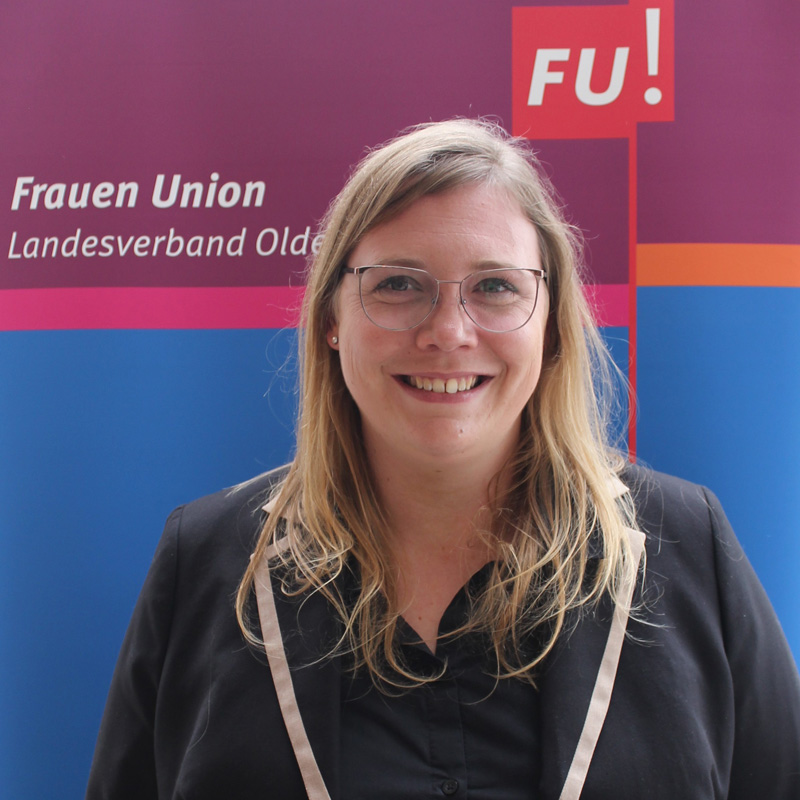  Alexandra Schwarting
